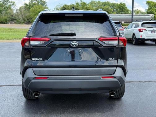 Midnight Black Metallic 2019 Toyota RAV4 XLE