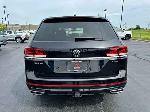 Deep Black Pearl 2023 Volkswagen Atlas 3.6L SEL Premium