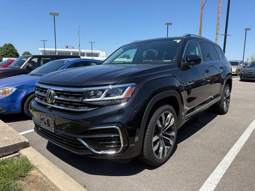 Deep Black Pearl 2023 Volkswagen Atlas 3.6L SEL Premium