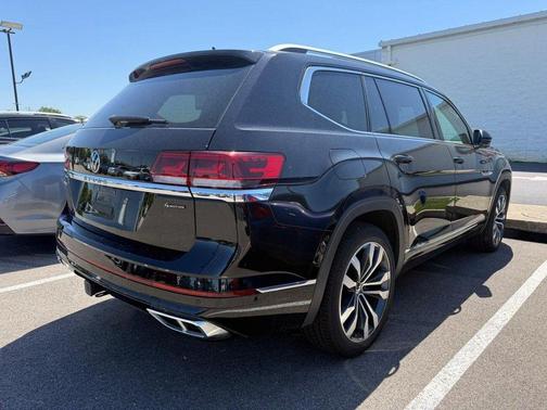 Deep Black Pearl 2023 Volkswagen Atlas 3.6L SEL Premium