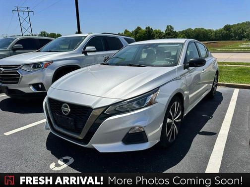 Brilliant Silver Metallic 2020 Nissan Altima SR FWD