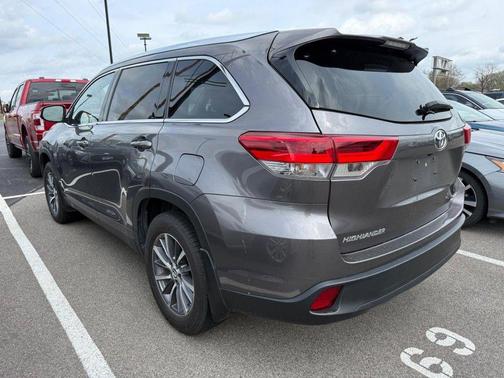 Predawn Gray Mica 2019 Toyota Highlander XLE