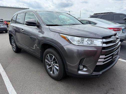 Predawn Gray Mica 2019 Toyota Highlander XLE