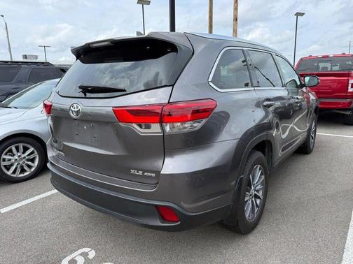 Predawn Gray Mica 2019 Toyota Highlander XLE