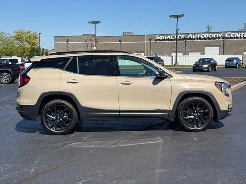 Desert Sand Metallic 2023 GMC Terrain SLT