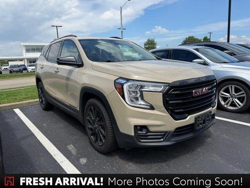 Desert Sand Metallic 2023 GMC Terrain SLT