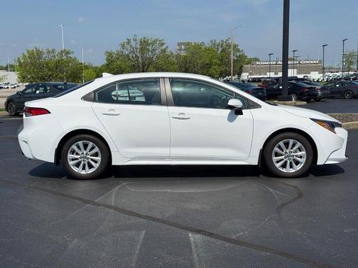 Ice Cap 2025 Toyota Corolla LE