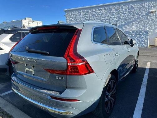 2022 Volvo XC60 B5 Inscription