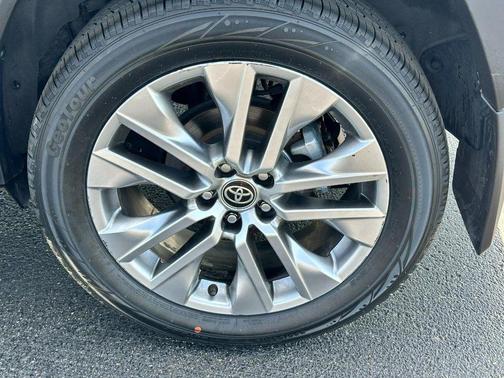 Wind Chill Pearl 2023 Toyota RAV4 Limited