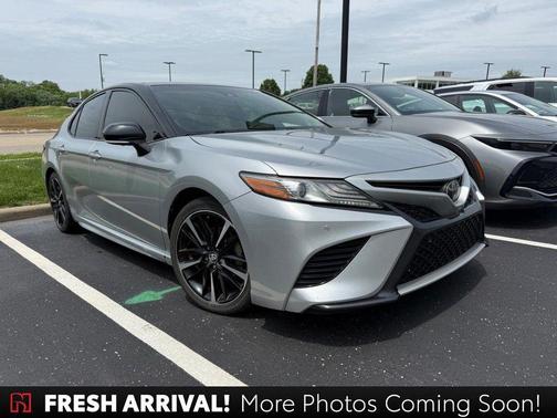 Celestial Silver/Midnight Black Metallic 2018 Toyota Camry XSE