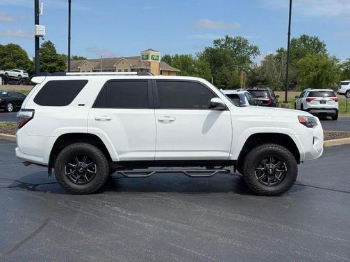 Super White 2021 Toyota 4Runner SR5