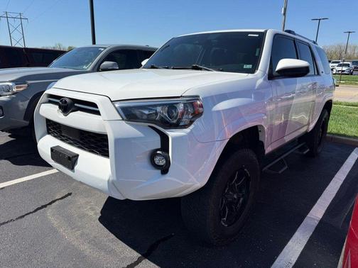 Super White 2021 Toyota 4Runner SR5