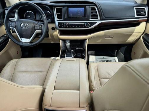 Creme Brulee Mica 2015 Toyota Highlander Limited