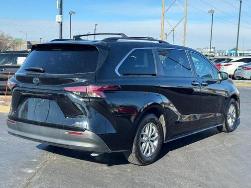2022 Toyota Sienna XLE