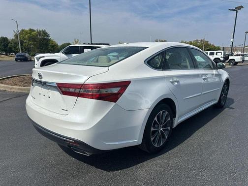 2017 Toyota Avalon XLE Plus