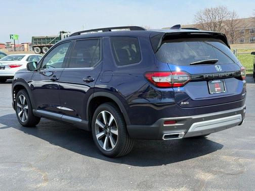 Obsidian Blue Pearl 2025 Honda Pilot Elite