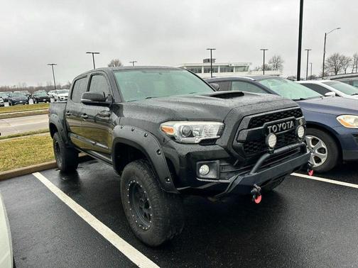 2017 Toyota Tacoma TRD Sport