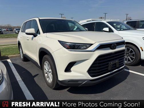 Coastal Cream 2024 Toyota Grand Highlander XLE