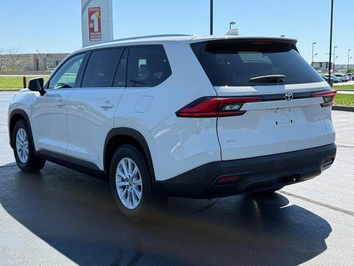 Coastal Cream 2024 Toyota Grand Highlander XLE