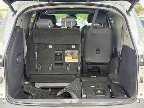 Wind Chill Pearl 2022 Toyota Sienna XLE