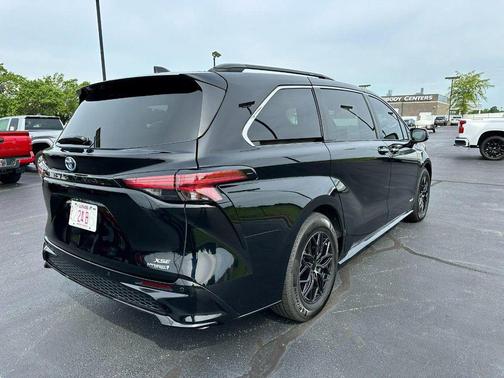 Midnight Black Metallic 2021 Toyota Sienna XSE 7 Passenger