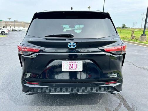 Midnight Black Metallic 2021 Toyota Sienna XSE 7 Passenger