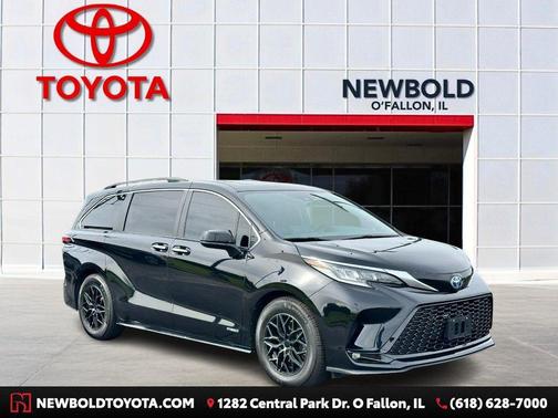 Midnight Black Metallic 2021 Toyota Sienna XSE 7 Passenger