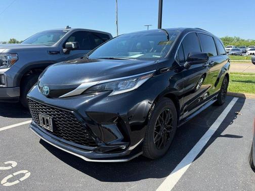 Midnight Black Metallic 2021 Toyota Sienna XSE 7 Passenger