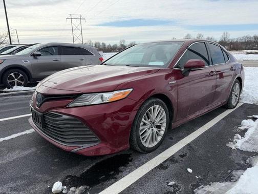 2018 Toyota Camry Hybrid XLE