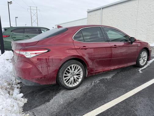 2018 Toyota Camry Hybrid XLE