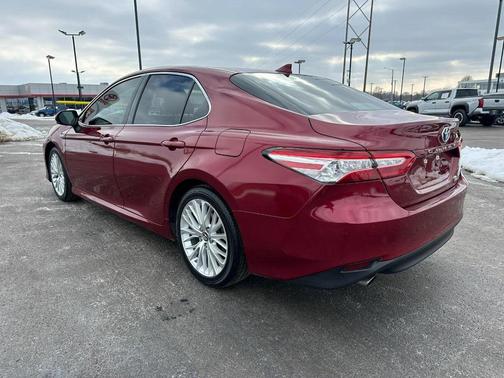 2018 Toyota Camry Hybrid XLE