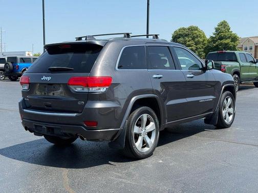Brilliant Black Crystal Pearlcoat 2014 Jeep Grand Cherokee Overland