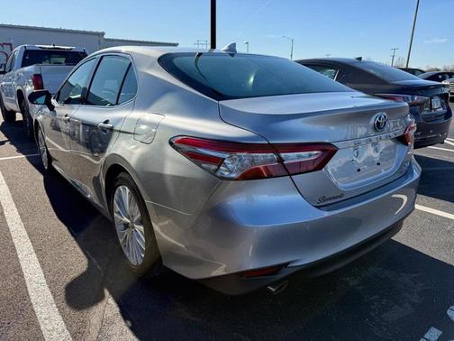 2019 Toyota Camry Hybrid XLE
