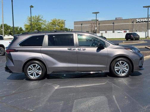 Predawn Gray Mica 2022 Toyota Sienna XSE 7 Passenger