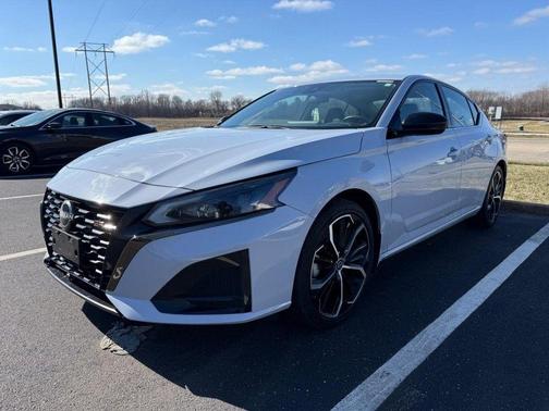 2023 Nissan Altima SR FWD