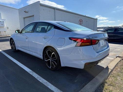 2023 Nissan Altima SR FWD