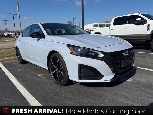 2023 Nissan Altima SR FWD