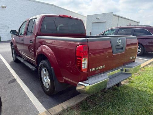 Red Brawn 2008 Nissan Frontier SE Crew Cab