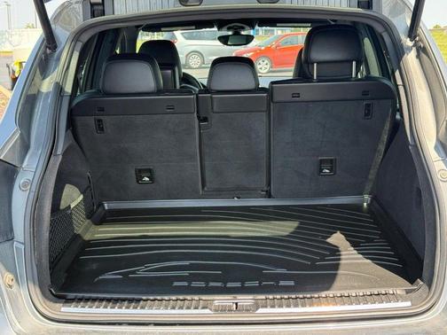 Black 2014 Porsche Cayenne Cayenne