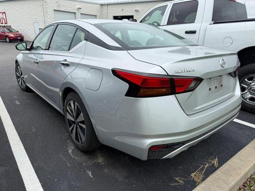 Brilliant Silver Metallic 2019 Nissan Altima 2.5 SV