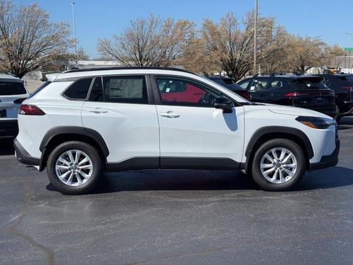 2026 Toyota Corolla Cross LE