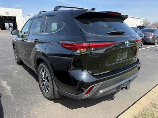 2023 Toyota Highlander Hybrid XLE