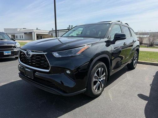 2023 Toyota Highlander Hybrid XLE