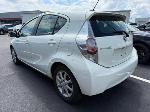 Moonglow 2012 Toyota Prius c Four
