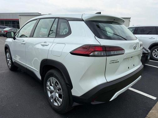 Wind Chill Pearl 2026 Toyota Corolla Cross L