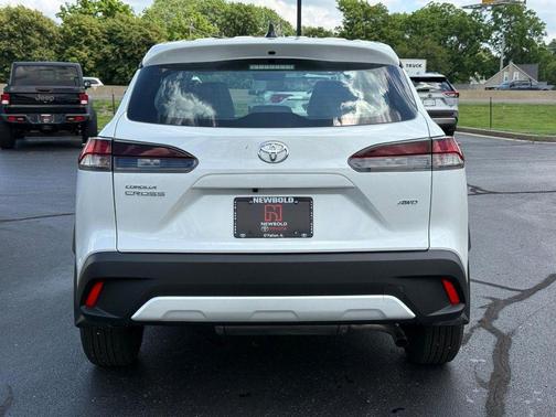 Wind Chill Pearl 2026 Toyota Corolla Cross L