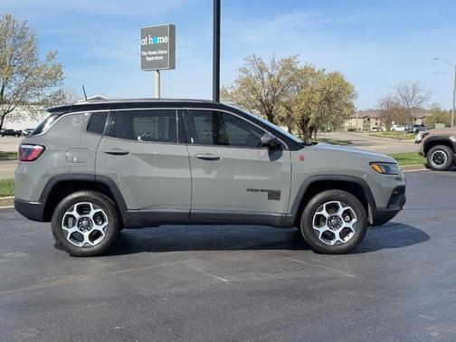 Sting-Gray Clearcoat 2022 Jeep Compass Trailhawk