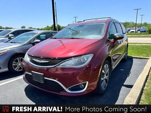 Velvet Red Pearlcoat 2017 Chrysler Pacifica Limited