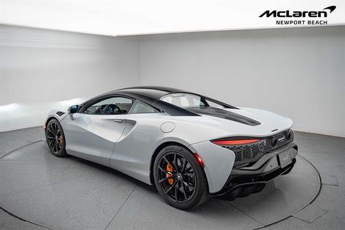 2023 McLaren Artura Base