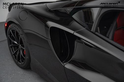 2024 McLaren Artura Base